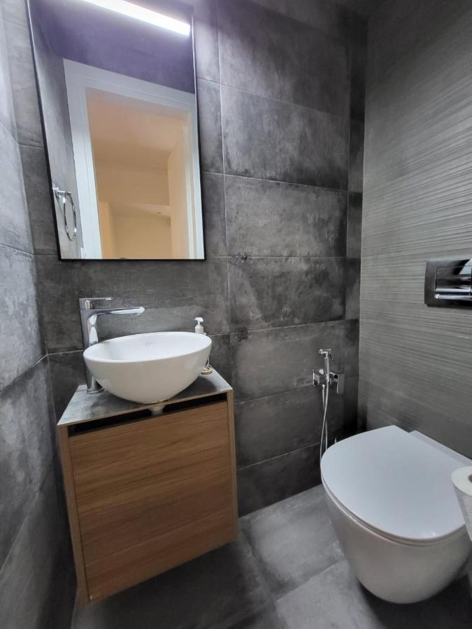 Apartment Near The Center Of Glyfada เอเธนส์ ภายนอก รูปภาพ