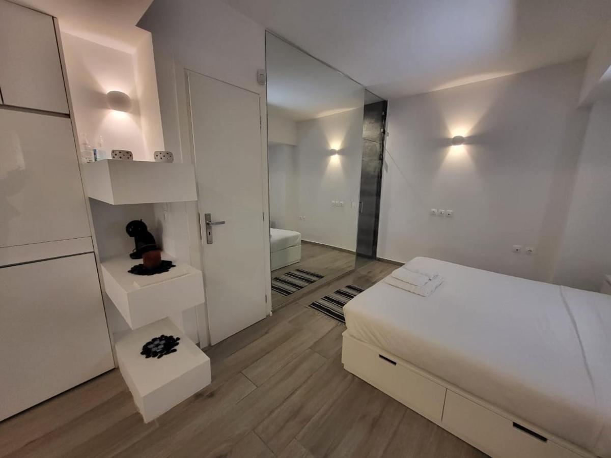 Apartment Near The Center Of Glyfada เอเธนส์ ภายนอก รูปภาพ